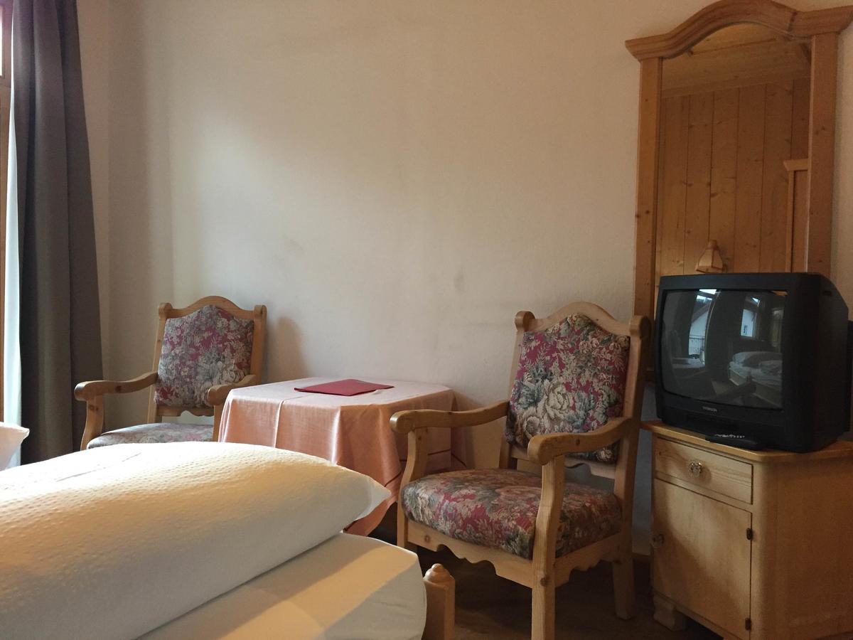 וילאבאסה Hotel Bachmann מראה חיצוני תמונה